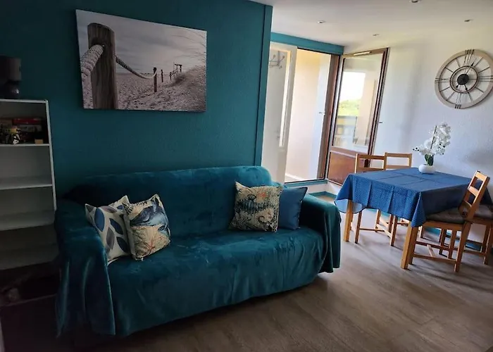 - A 300m Superbe Appart. 4 Pers Apartment *