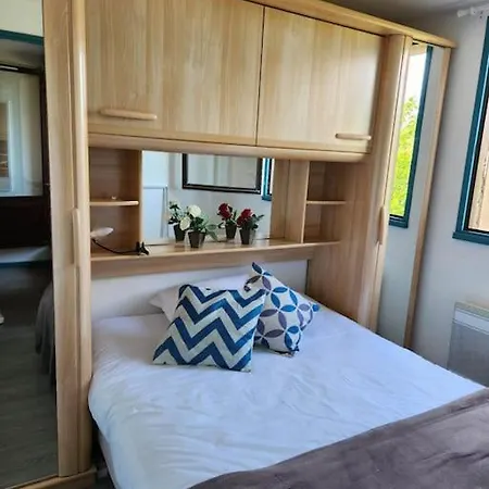 - A 300m Superbe Appart. 4 Pers