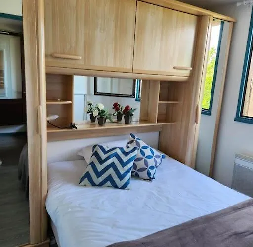 - A 300m Superbe Appart. 4 Pers