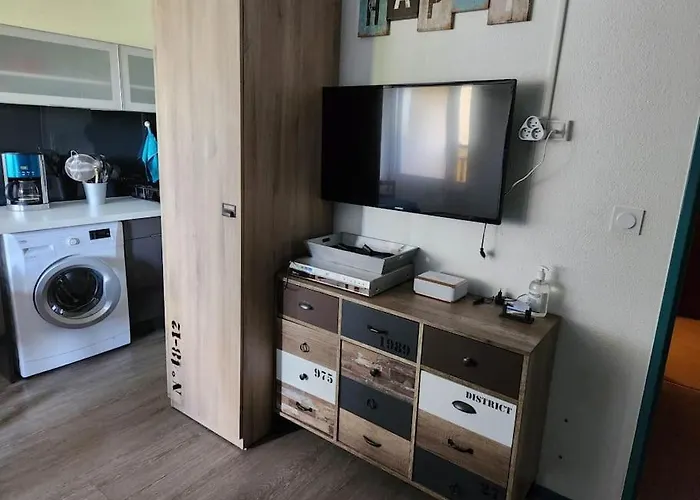 - A 300m Superbe Appart. 4 Pers * بيسكاروس